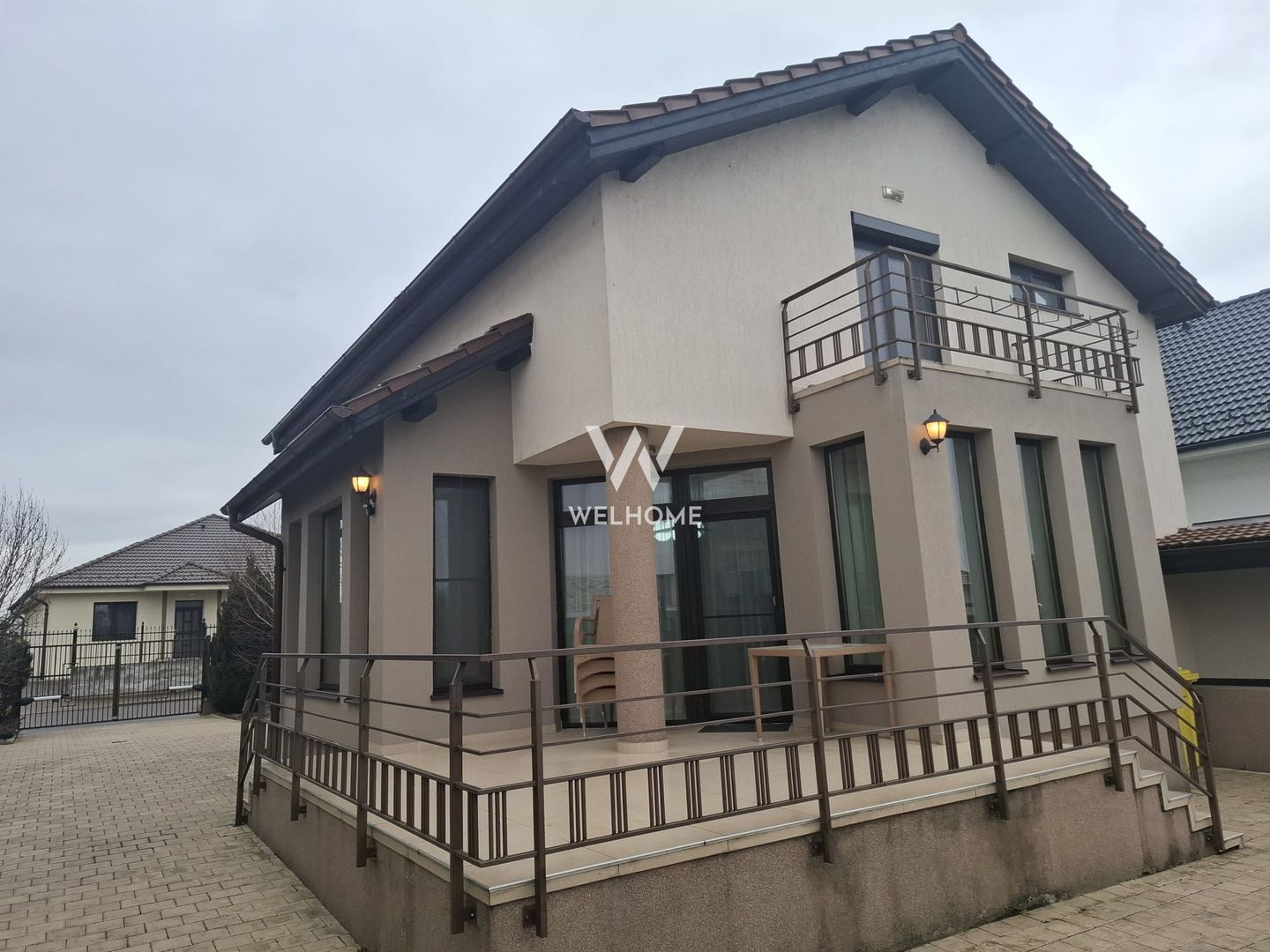 Casa individuala cu pivnita in Sura Mica, zona Salii de sport - Sibiu - Poză 1