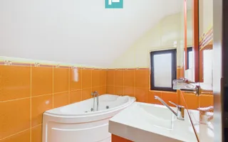 Casă cu 5 camere de vânzare în Curtici – spațiu, - Poză 14