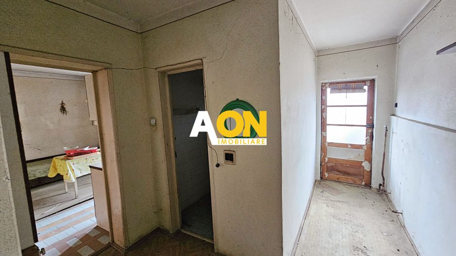 Casa cu 7 camere, 700 mp teren, deschidere la 2 strazi, zona Centru - Poză 6