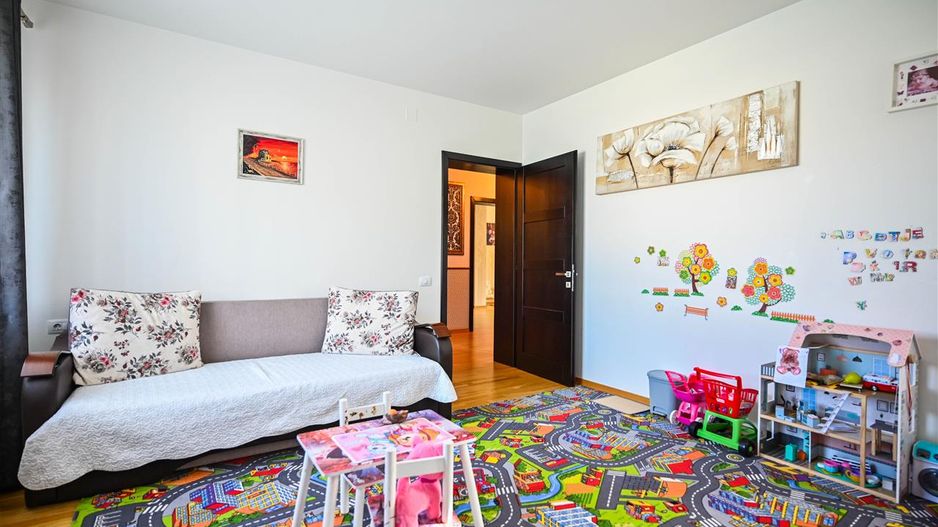 Somptuozitate in stil modern, 2 garaje, 3 terase, totul pe 1.000 mp teren - Poză 35