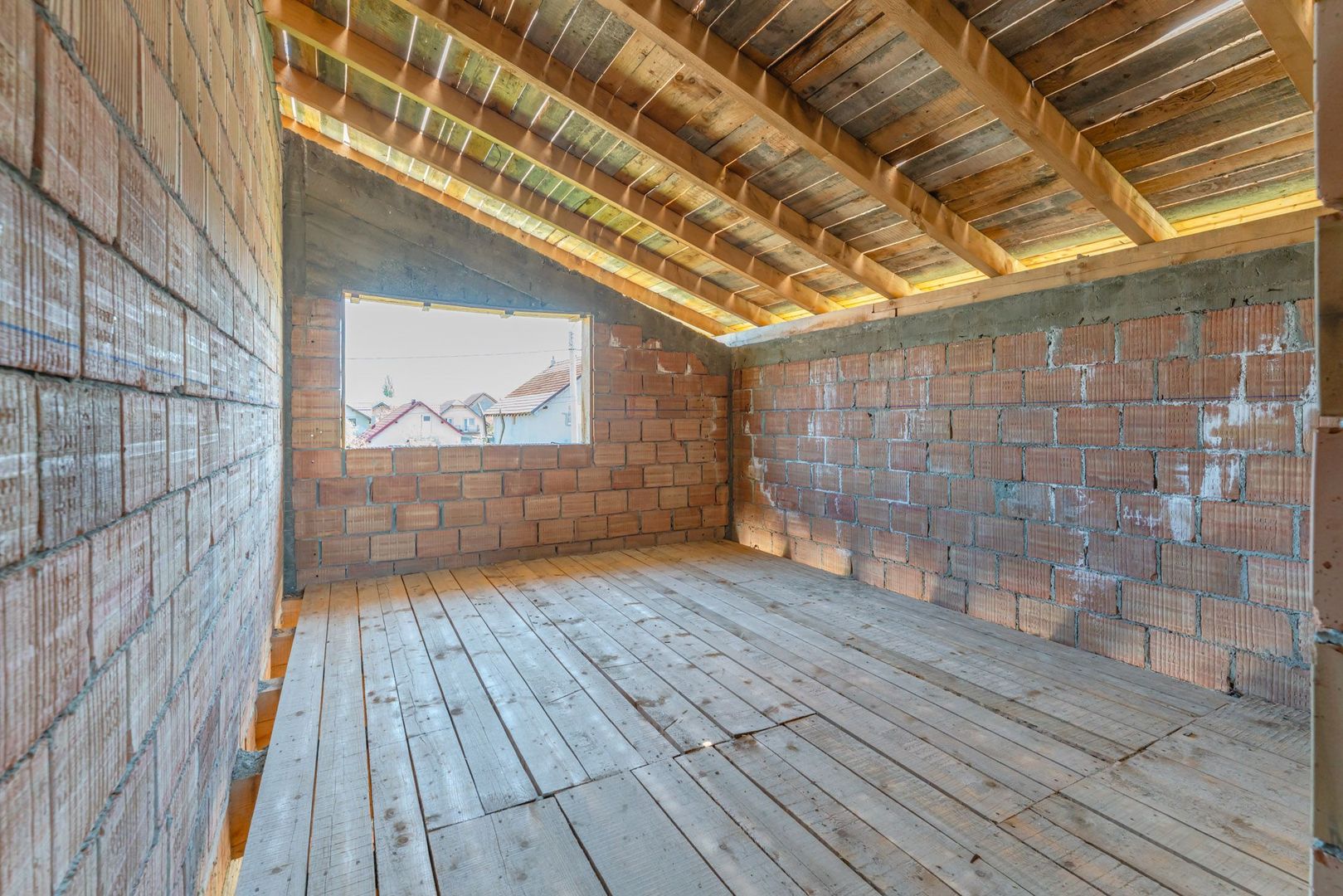 Oportunitate Casă la Roșu în Harman – Ideală pentru Personalizare - Poză 13