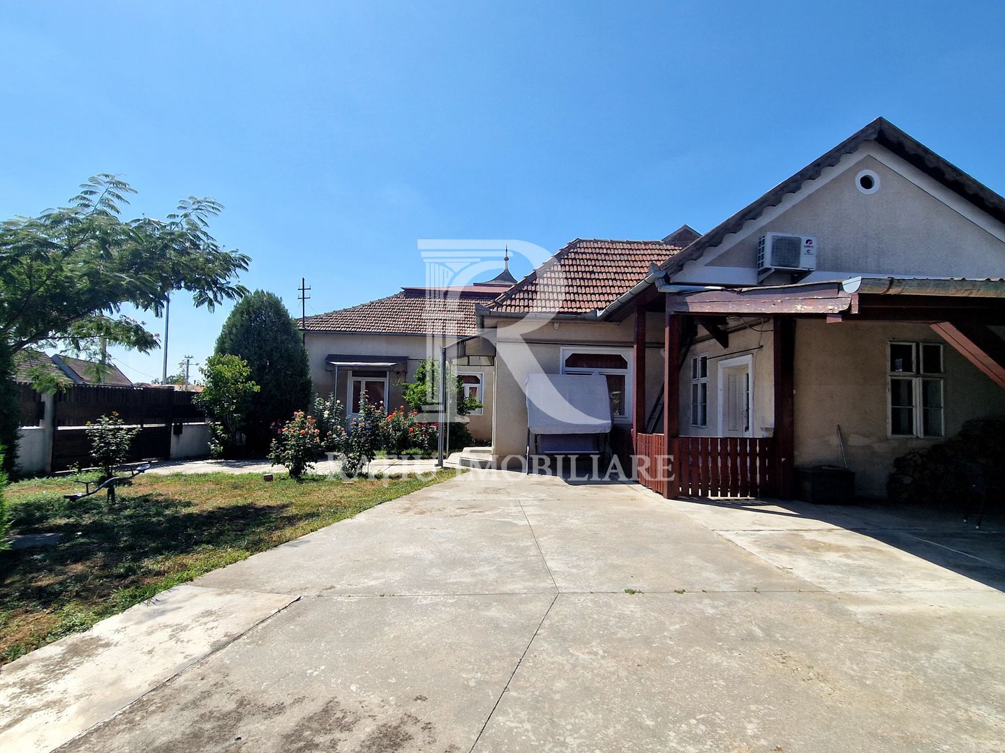 Casa cu 6 camere de vanzare | Teren 557 mp | Salonta | Bihor - Poză 1