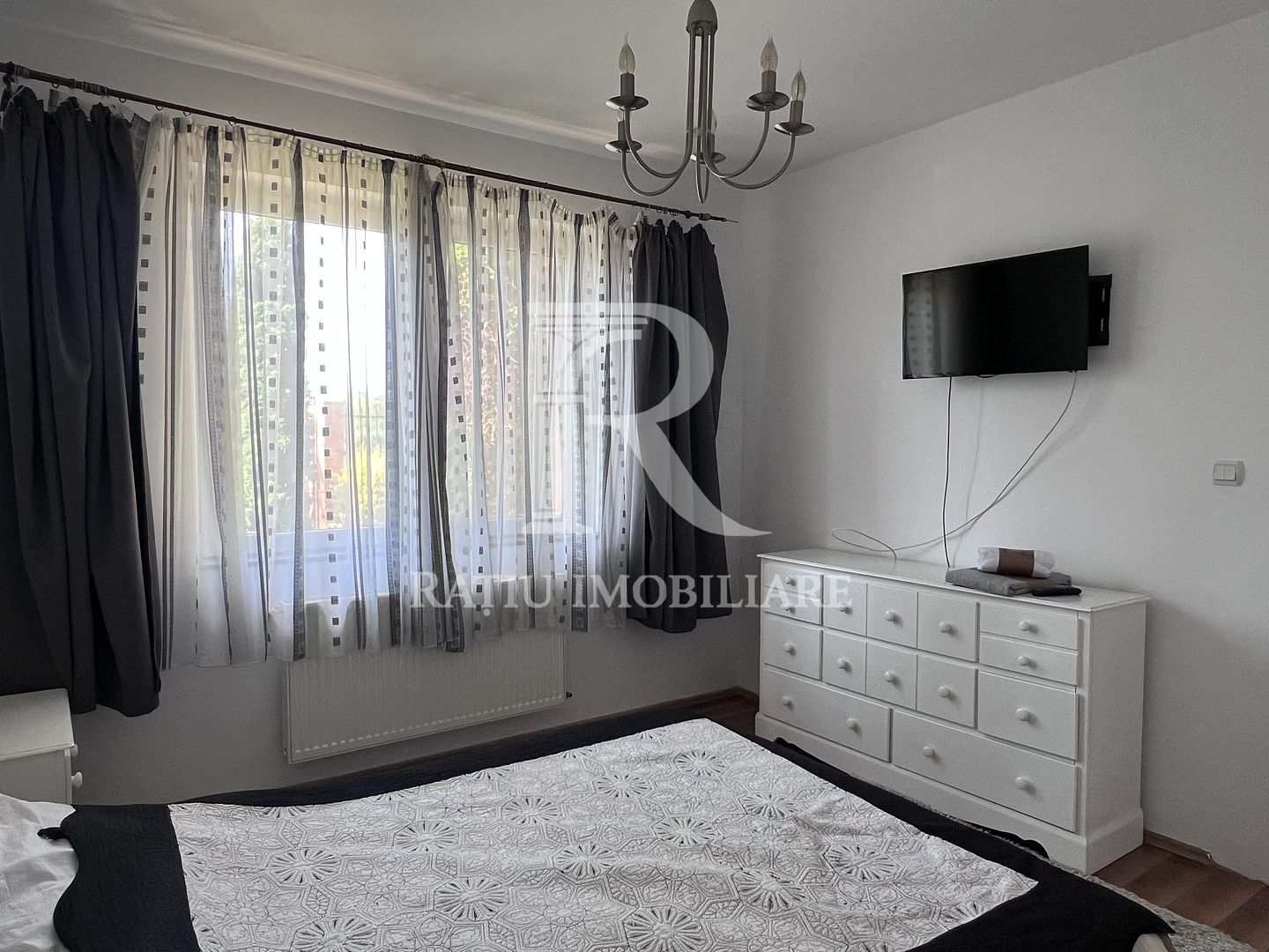 Casă 4 camere de închiriat | Saună | Piscina | Sântandrei | Bihor - Poză 17