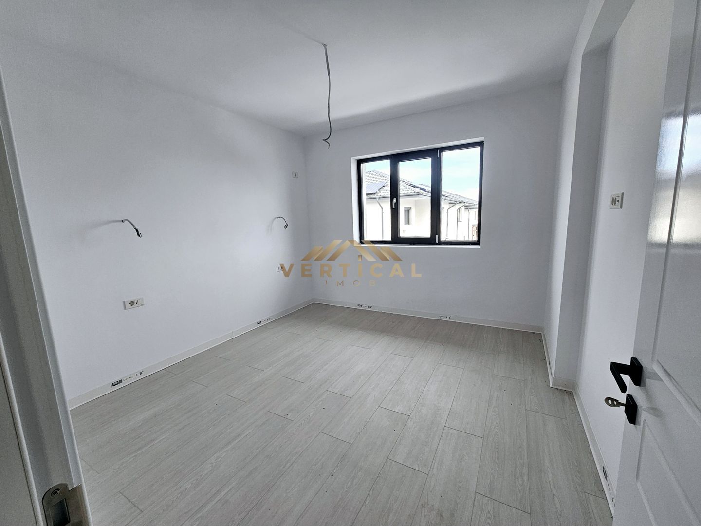 Vila 4 camere in comuna Berceni - Poză 11