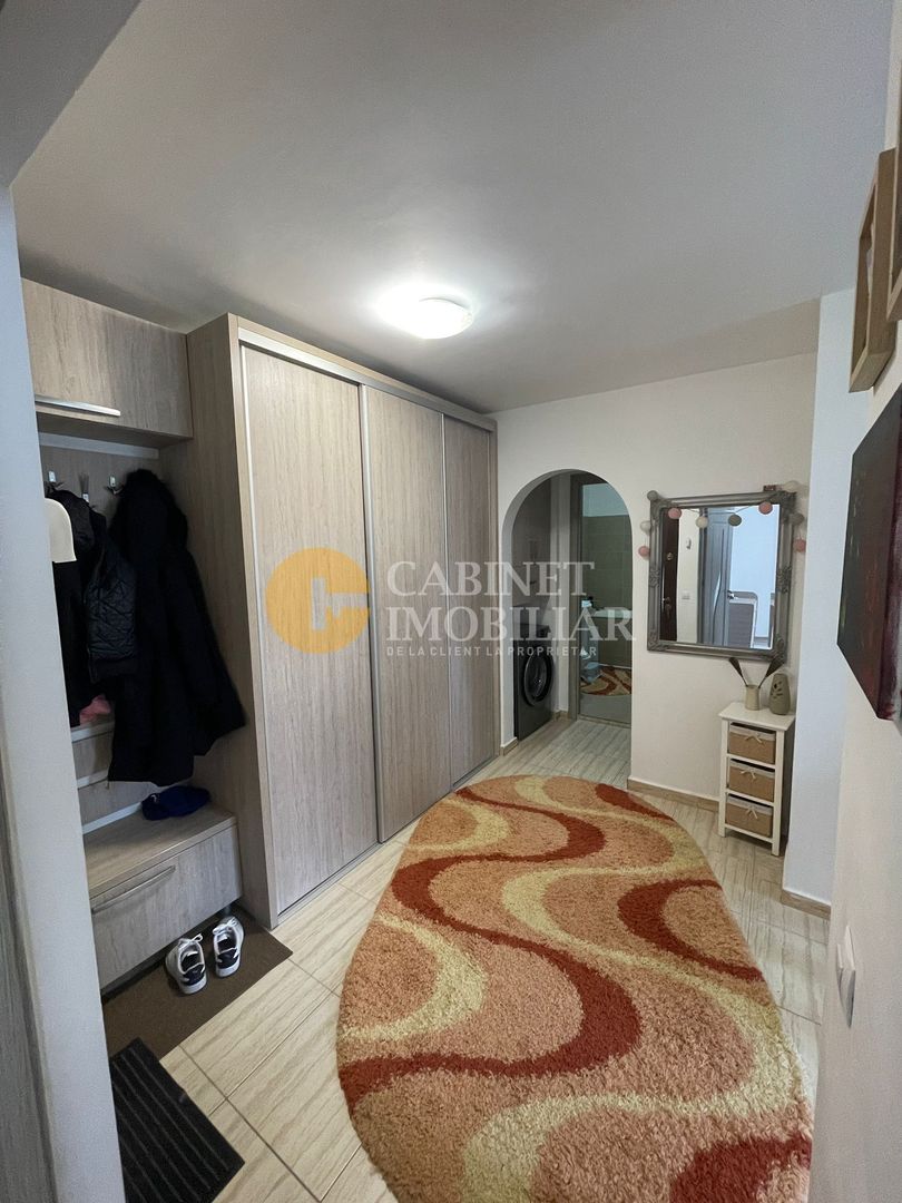 Etaj 1 Nicolina Prima Statie Apartament 2 Camere Decomandat Bloc 1983 - Poză 2