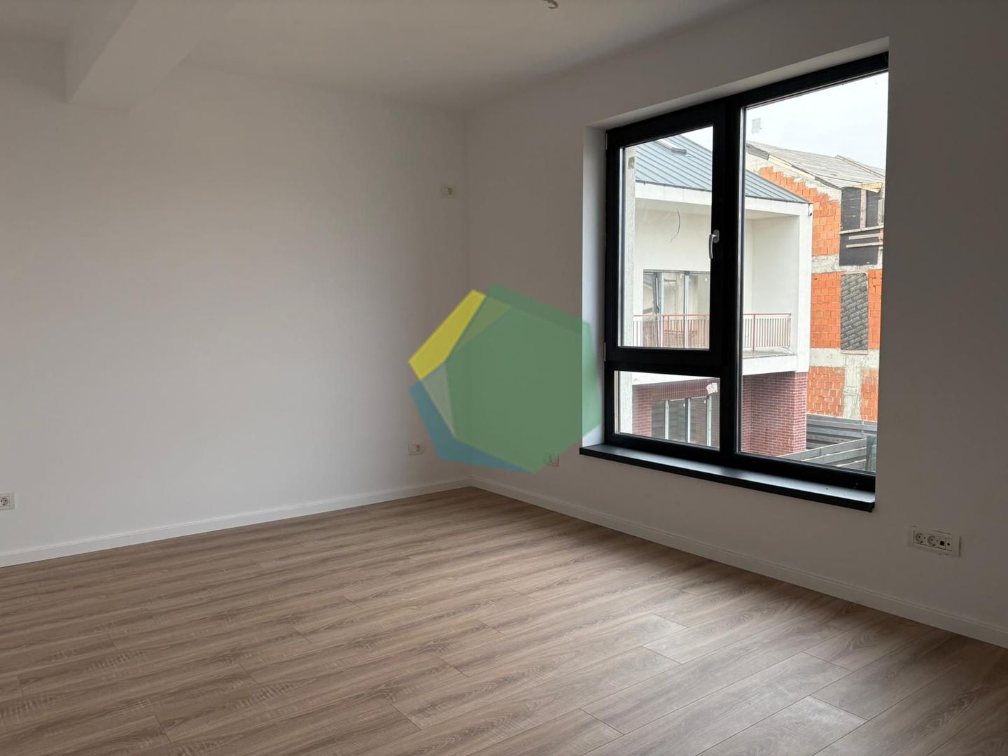 VILA DUPLEX DEOSEBITĂ | OTOPENI CENTRAL | CURTE GENEROASĂ - Poză 13