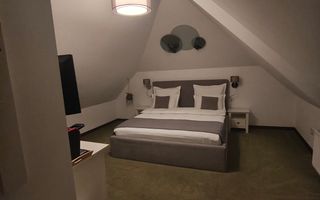 Imobil deosebit de vânzare în Centrul Vechi al Brașovului - Poză 10