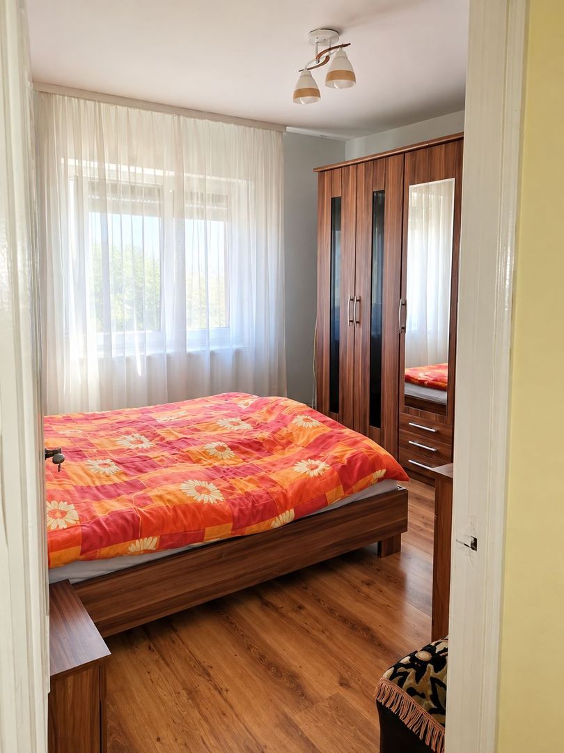 Girocului | 3 Camere | Centrala proprie | Mobilat | Etaj 2 | 2 Boxe + Garaj - Poză 10