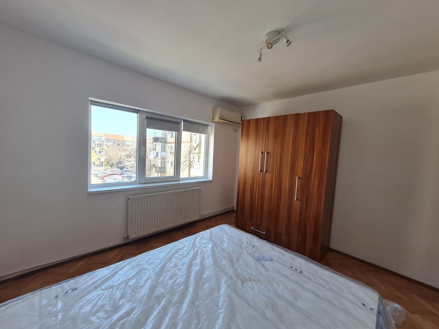 Apartament 2 camere zona Soarelui - Poză 4