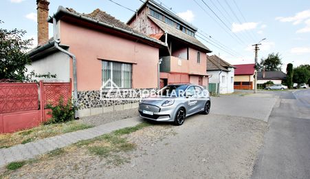 Casa+spatiu comercial,5 camere,2 bai.847mp teren,0%comision