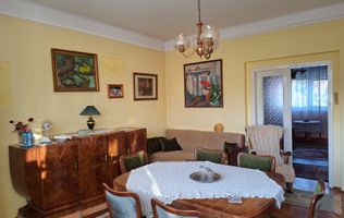 Apartament cu 3 camere si garaj in zona centrală