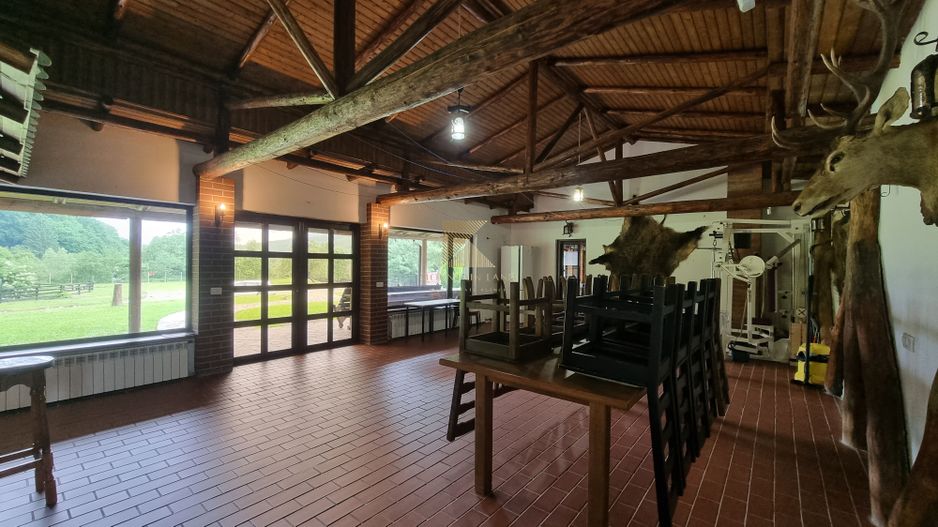 Complex turistic și proprietate deosebită de vânzare în Valea Dobârlău - Poză 13