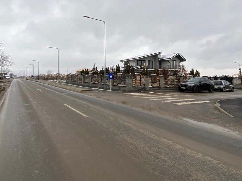 Vindem teren 500 mp cu toate utilitatile zona Cristian - Poză 3