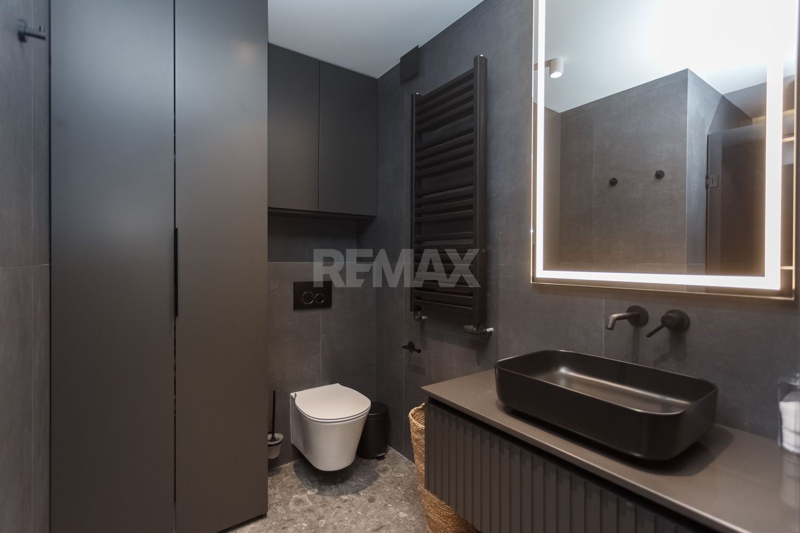 De închiriat apartament, 2 dormitoare, str. Teatrală 3, Centru. - Poză 4