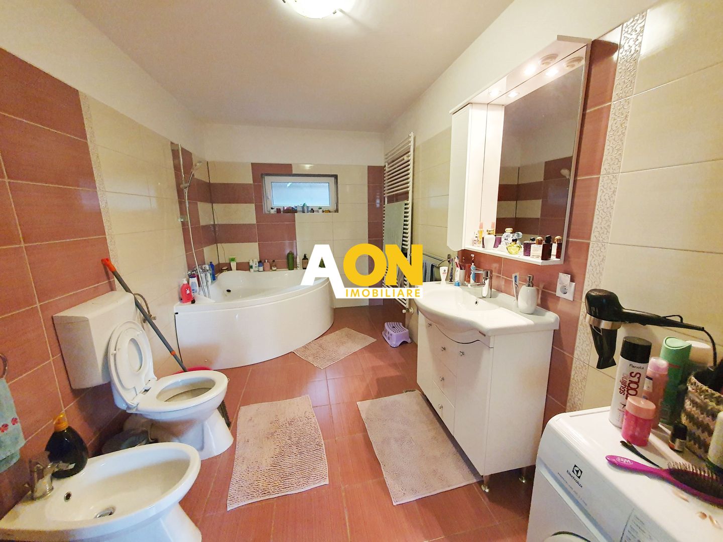 Casa pt 2 familii sau pt. clinica medicala, 8 camere, 486 mp teren - Poză 7