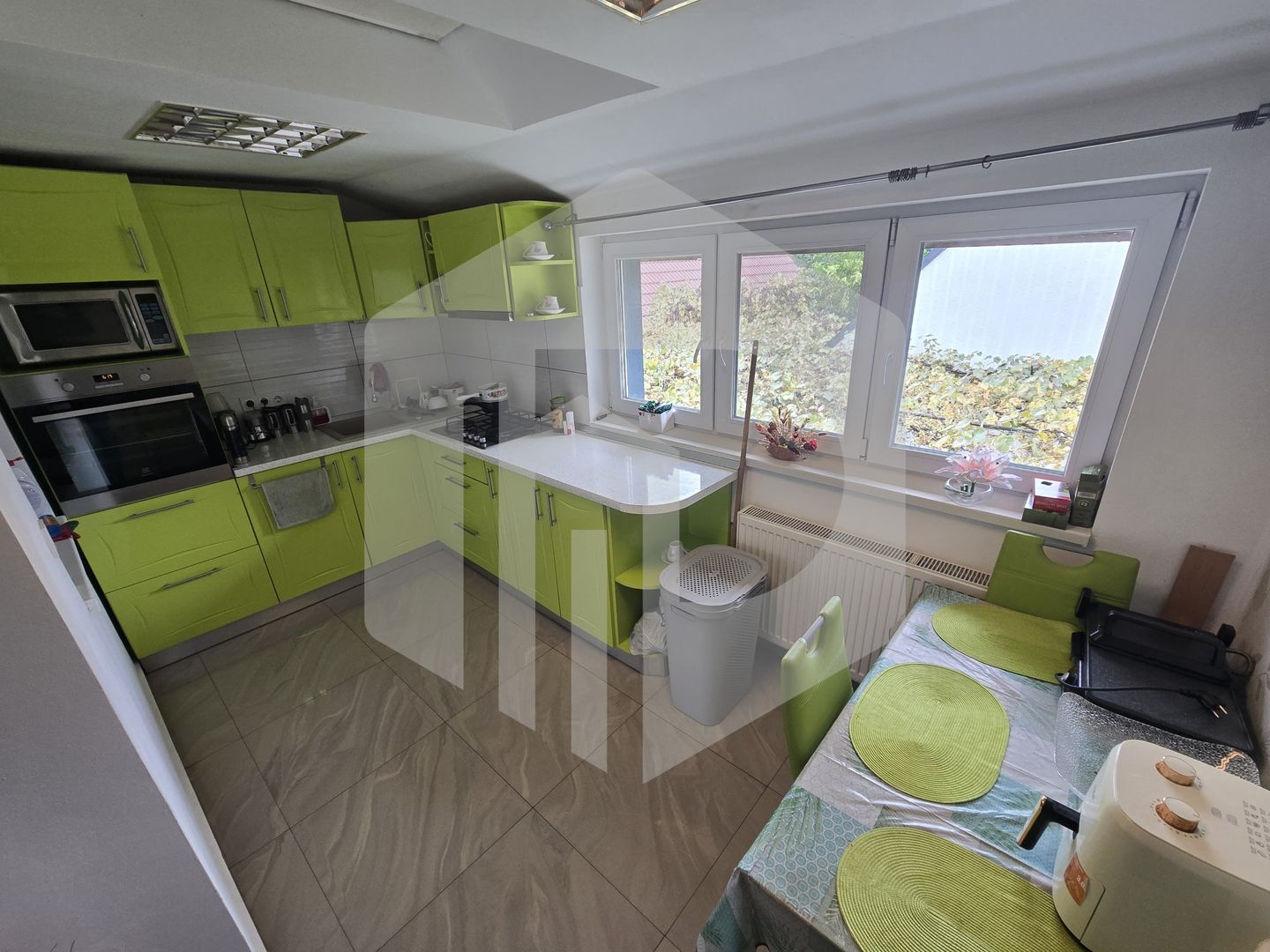 Casa singur in curte 4 camere 650 teren Piata Cluj - Poză 5