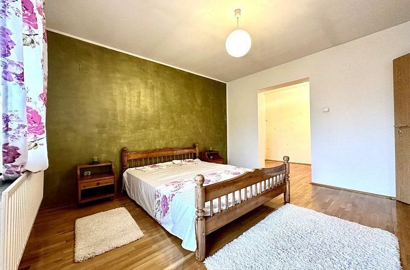 Casa la intrare în Ghiroda - Poză 19