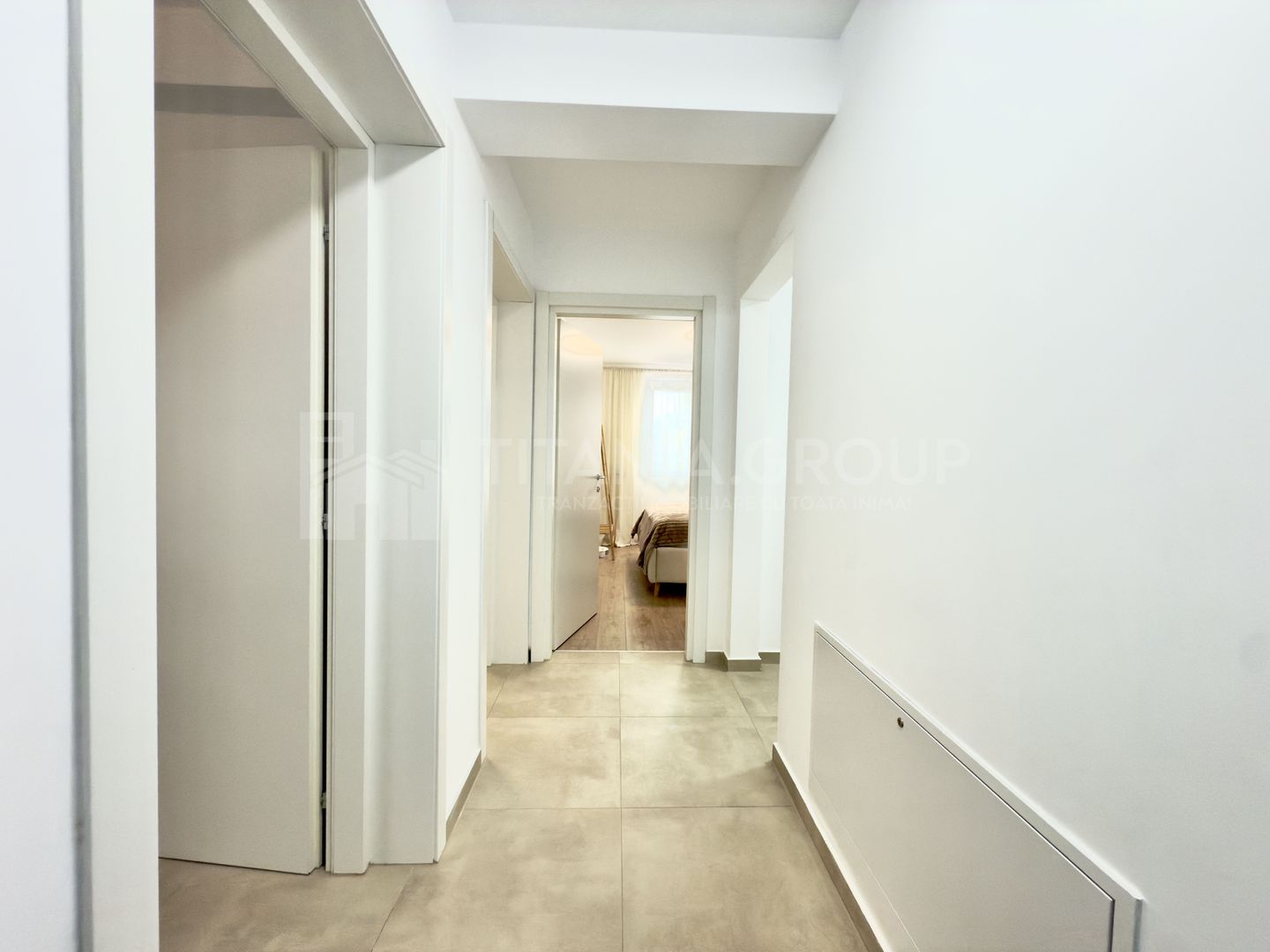 Apartament modern 3 camere, etaj intermediar + parcare - zona Coresi - Poză 12