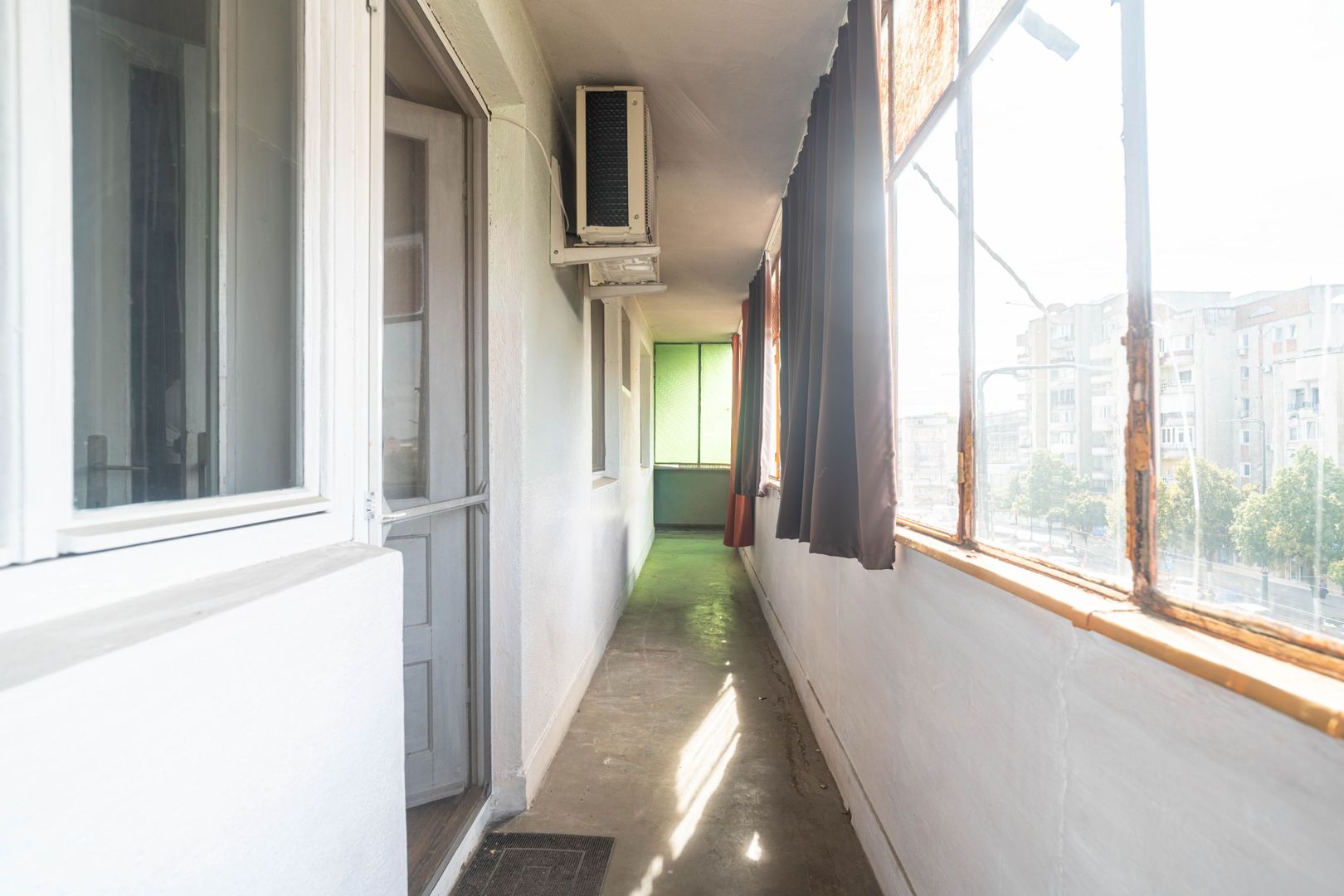 Apartament 3 camere - etaj 3 - bvd. Revolutiei - COMISION 0 - Poză 5