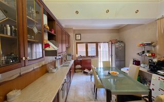 Casă Vilă cu 9 camere și piscină încălzită în localitatea Cornu - Poză 5