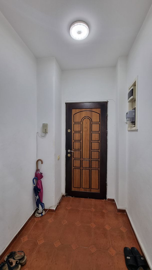 98mp // Langa Piata Victoriei // Luminos - Poză 11