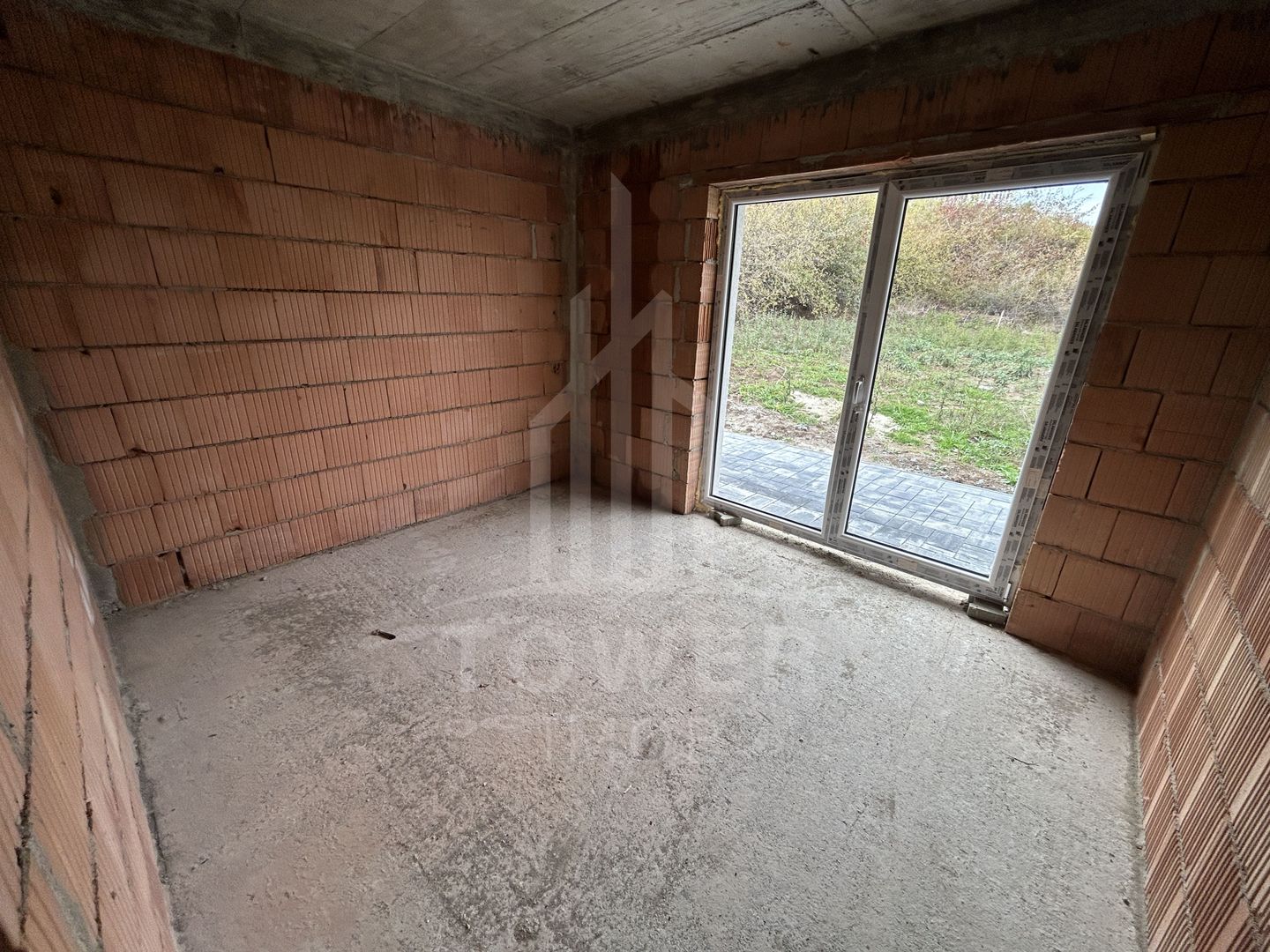 Casă Parter+Etaj– la roșu în interior, la cheie în exterior – Selimbar - Poză 3