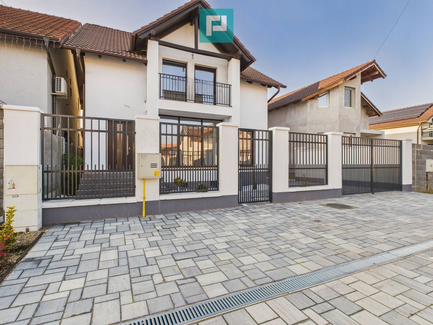 Casa cu 5 camere in Livada - Poză 2