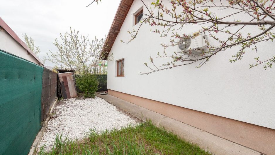 Casa de vanzare in Albota – liniste, spatiu si acces rapid catre Pitesti! - Poză 12