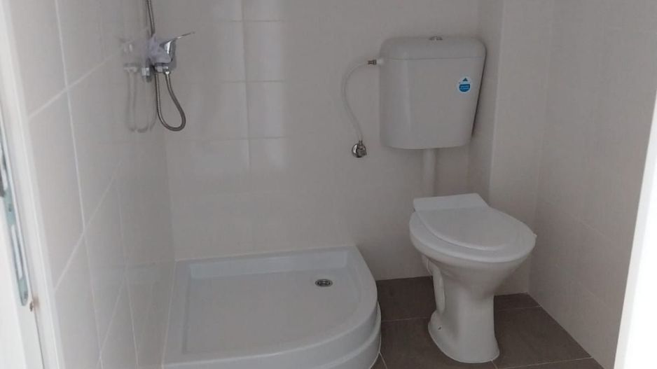 Camin de nefamilisti 98 camere Ploiesti Mihai Bravu - renovat - mobilat - utilat - Poză 12