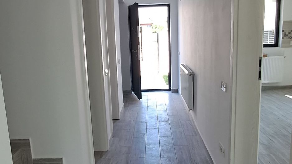 Prel. Ghencea - Ghidigeni, casa/vila individuala, utilitati, staii STB - Poză 2