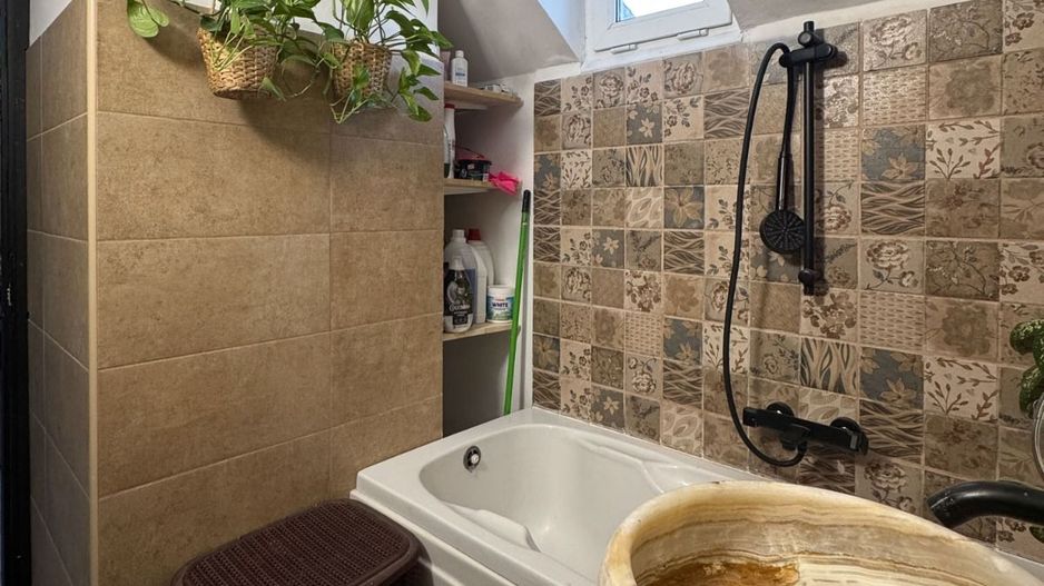 Apartament 2 camere - Domenii, etaj 2/2, centrala noua, curte, boxă, pod. - Poză 11