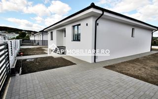 Casă 4 cam,2 băi,terasă acoperită,500mp.teren,gard,pavaj. - Poză 11