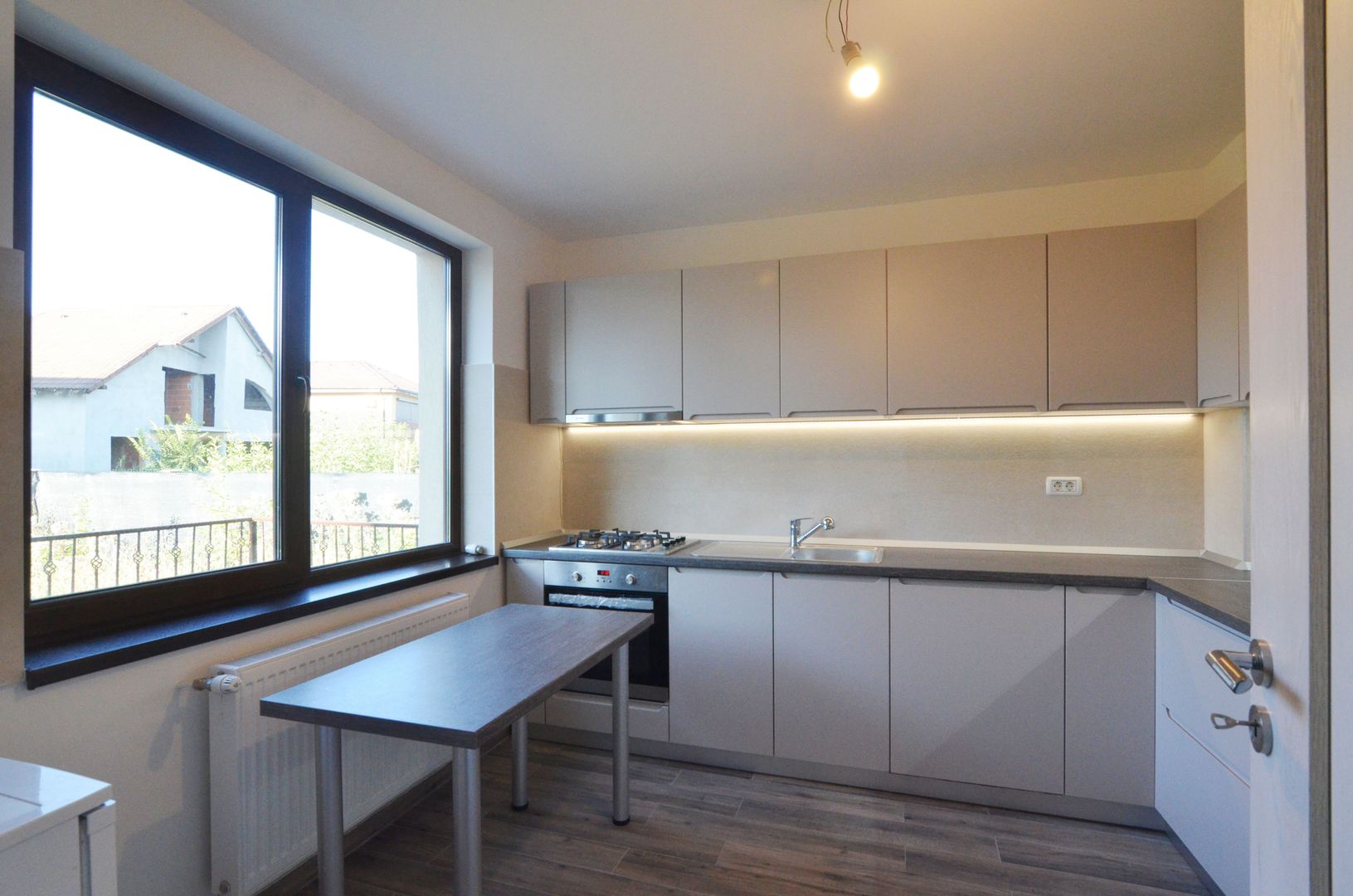 Inchiriem casa noua individuala 4 camere cu garaj - Poză 4