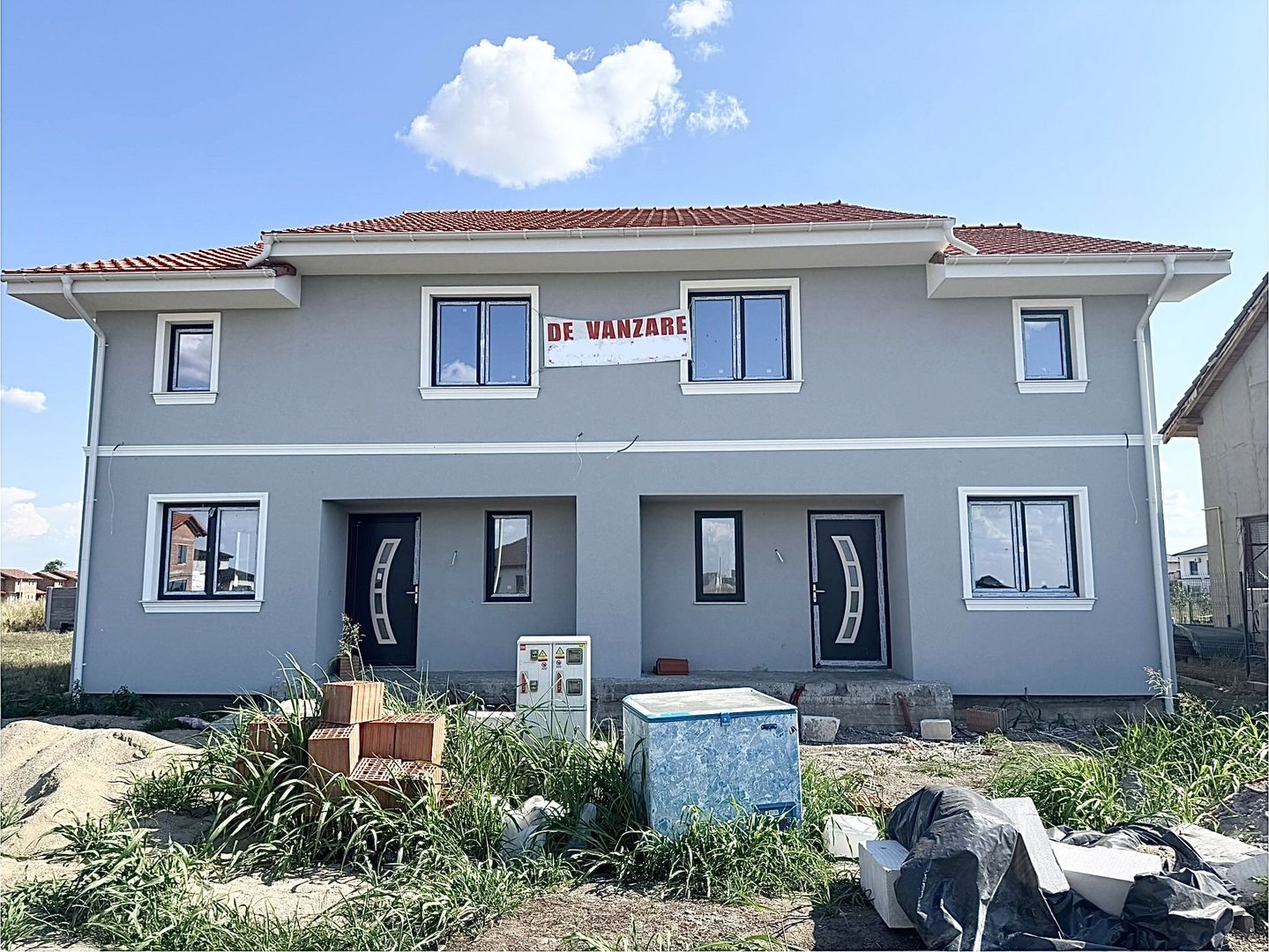 Sacalaz, 1/2 Duplex P+M, 4 Camere,2 Bai,Terasa Acoperita - Poză 1