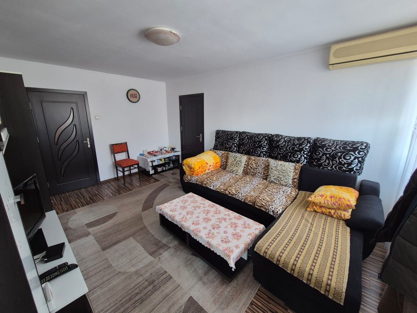 Ap 3 camere Titan - Piata Miniș mobilat/utilat - Poză 2