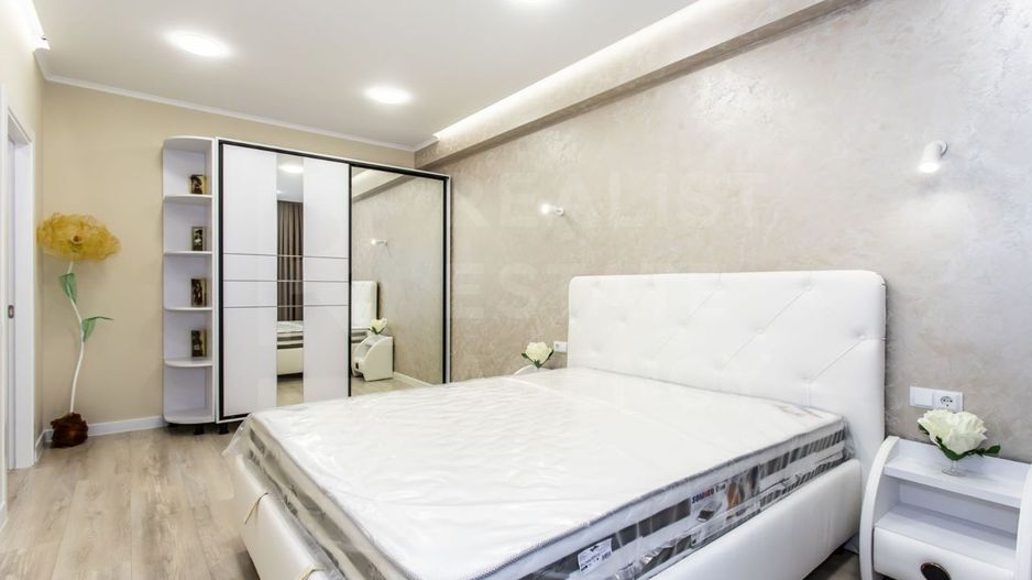 Chirie, apartament, 2 camere, str. Pan Halippa, Centru - Poză 1