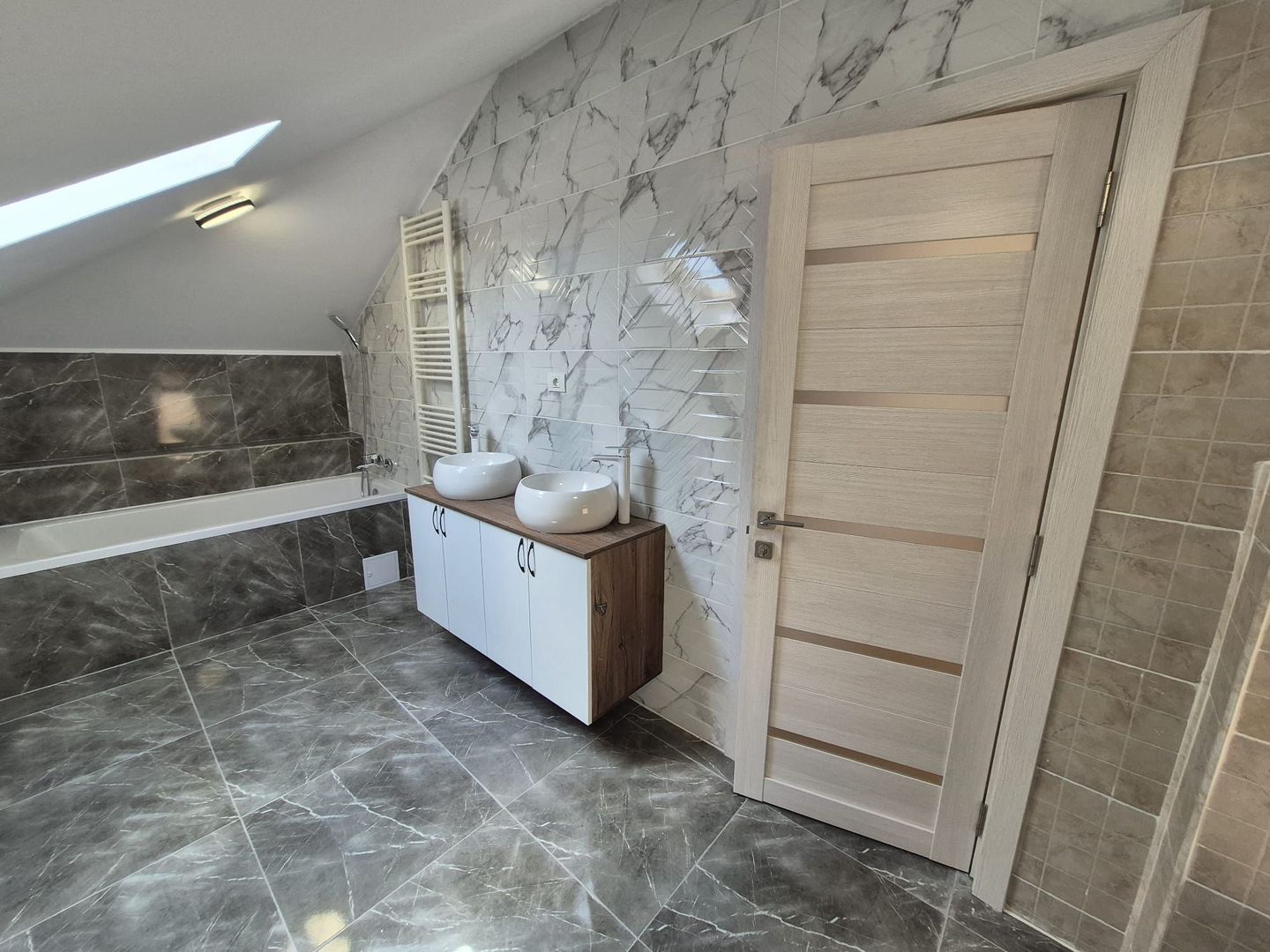 Vila/casa noua: P+M, Banesti-Prahova - 150 mp utili + teren 875 mp! - Poză 24