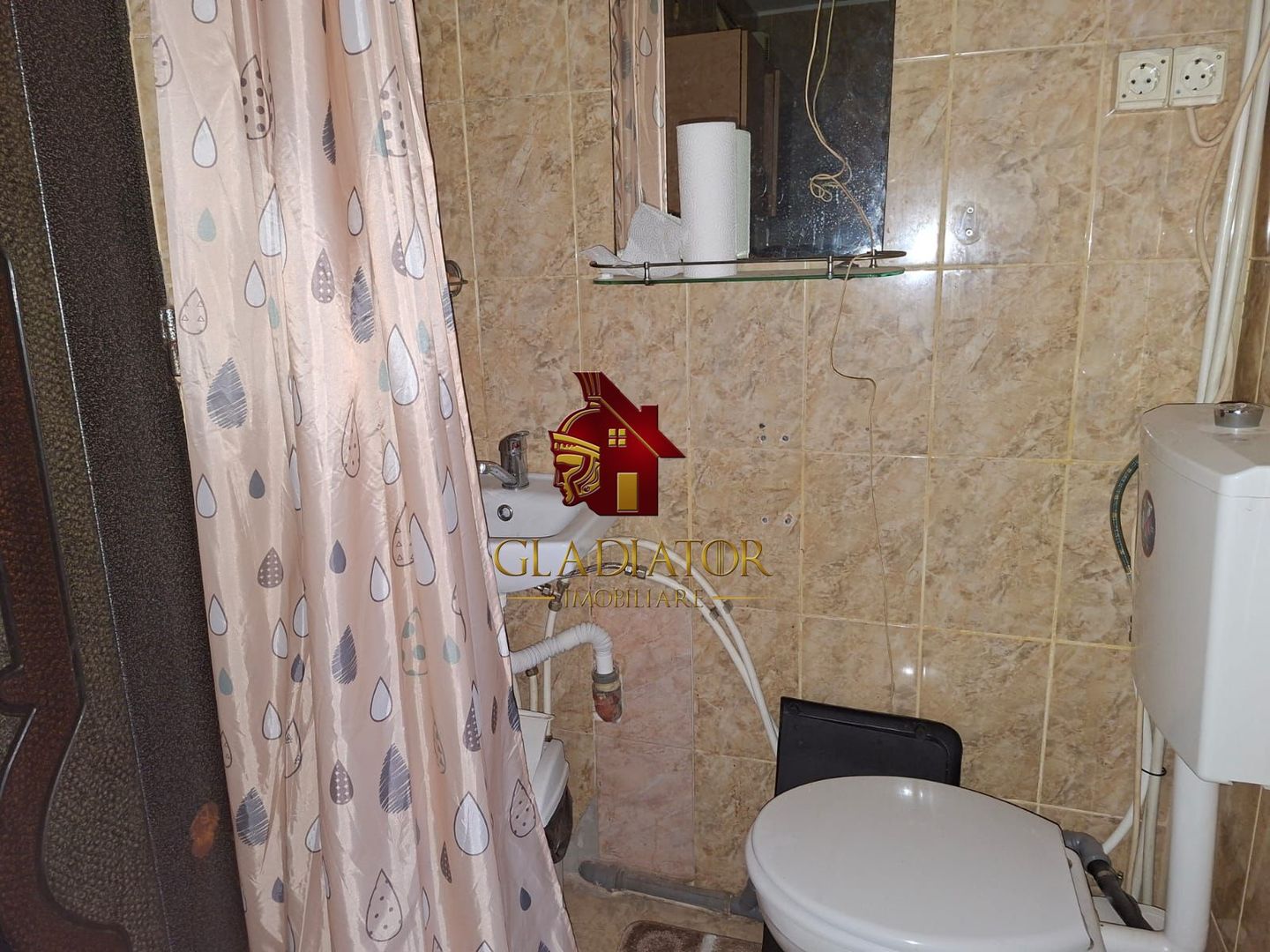 Camera de camin tip garsoniera Frumoasa Poitiers 16.2 mp, disponibila - Poză 9