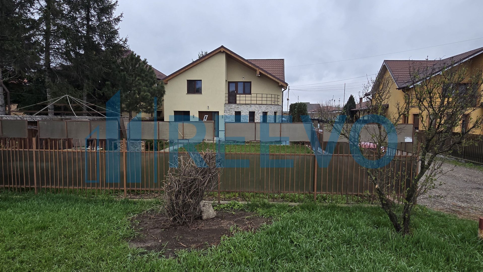 Casă de închiriat în Lilieci - Poză 30