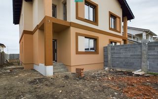 Duplex în Moșnița Nouă, în spate la Castel - Poză 1