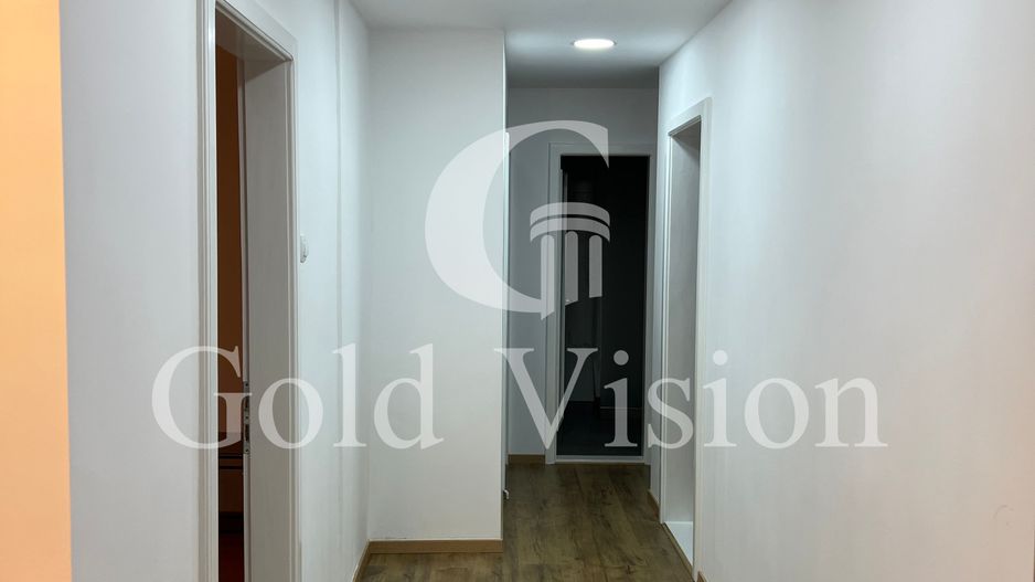 Apartament cu 4 camere, decomandat, 80 mp utili, zonă centrală - Poză 9
