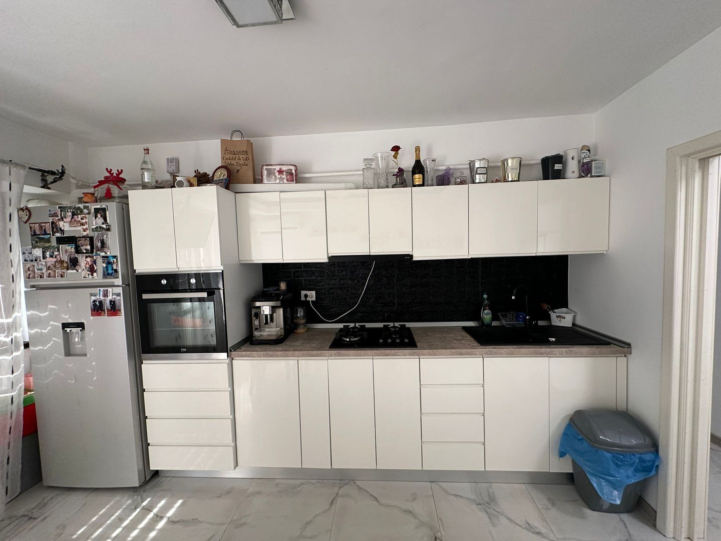 Apartament cu 3 camere, renovat modern, mobilat si utilat, zona CENTRU; - Poză 6