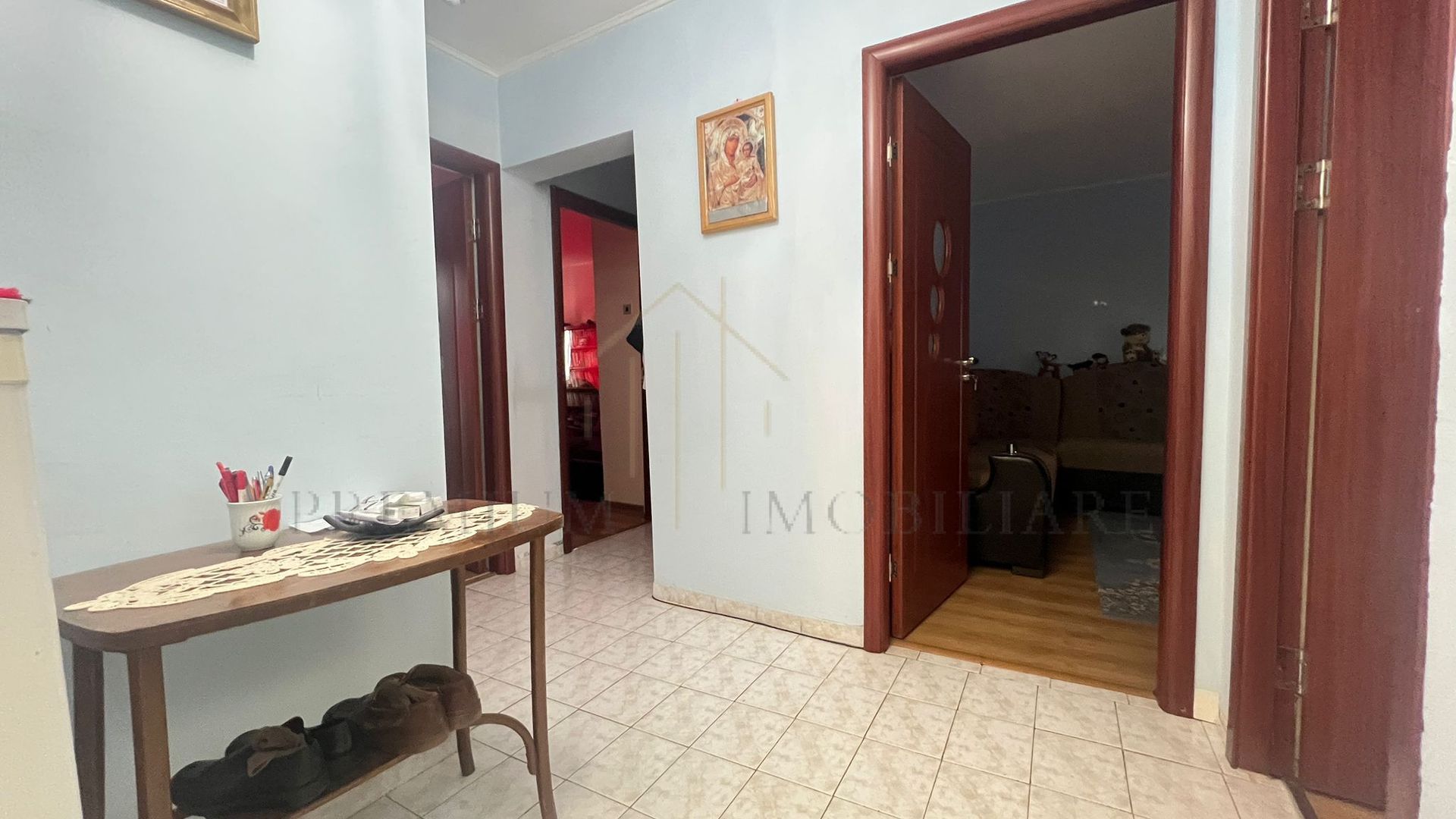 Apartament 3 camere – Etaj 2/4 – Zona de jos - Poză 4