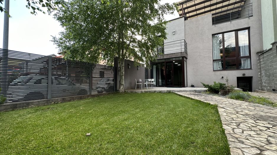 Duplex modern -   zona Lipovei - Poză 1
