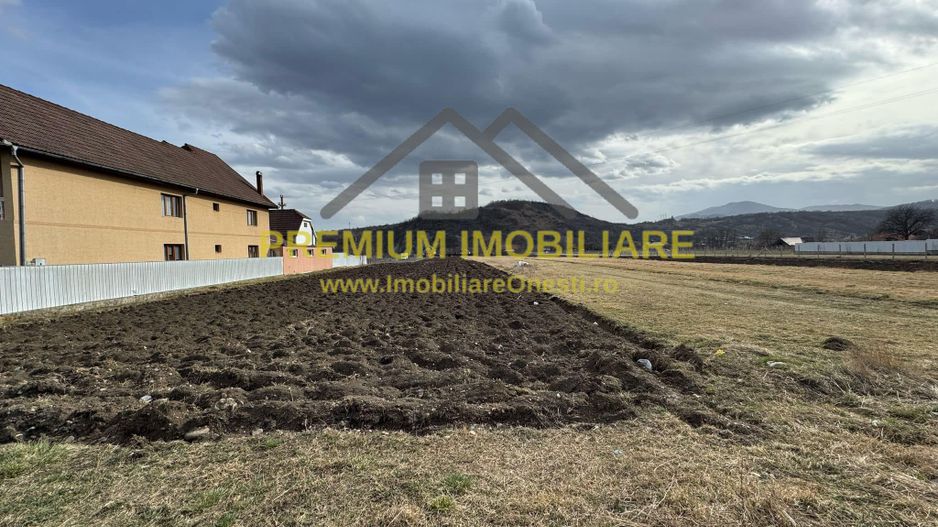 Teren Intravilan – 4.140 mp – Deschidere 18 m – Oituz - Poză 1