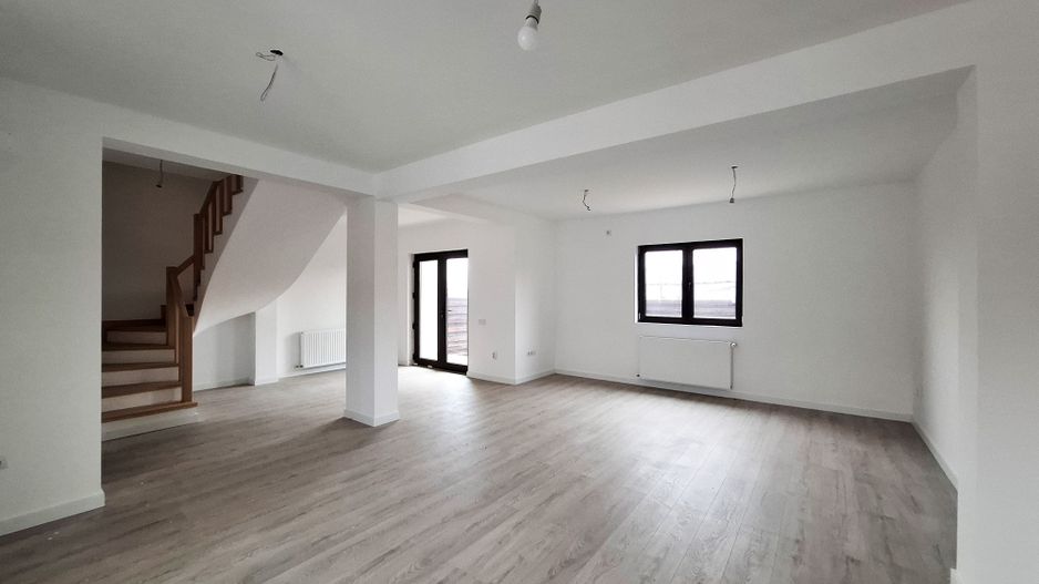 Casa P+1E+M, cu 5 camere, zona Rudului - Poză 3