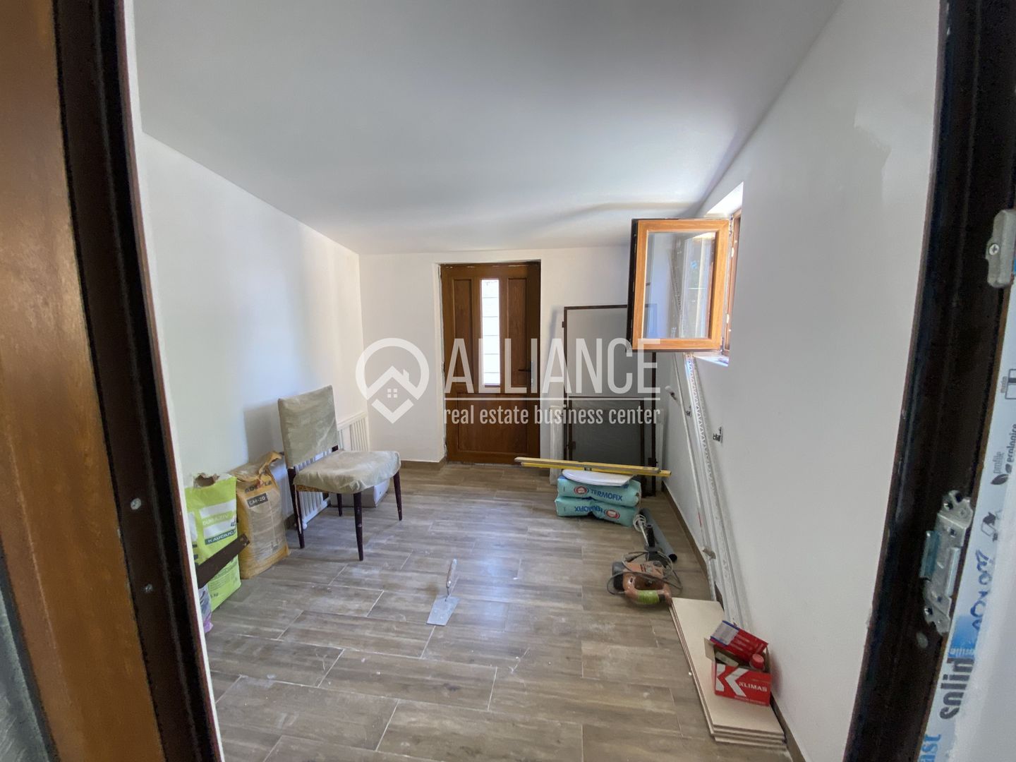 VALU LUI TRAIAN(COD 07) -Casa P+M 5 camere cu teren de 300 mp - Poză 7