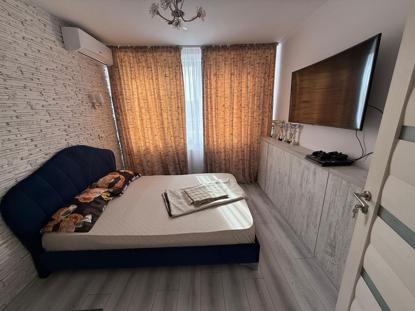 De vanzare apartament 4 camere Drumul Taberei - Poză 6
