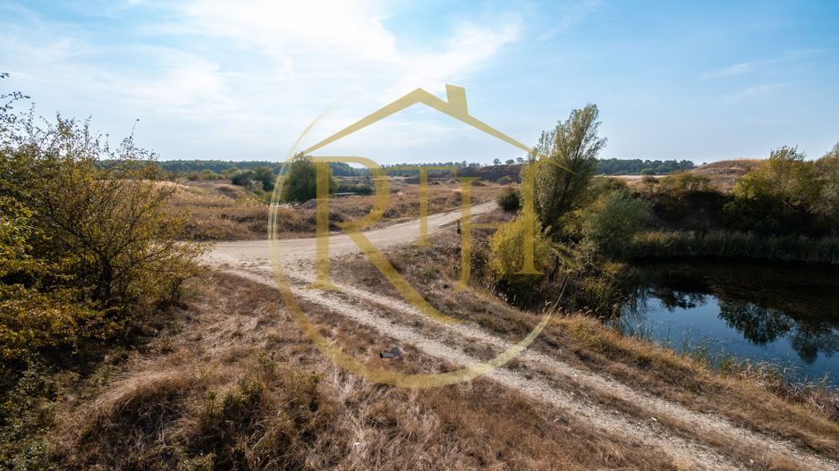 Investiție unică, 10 ha teren cu luciu de apă, ideal pentru turism și agrement! - Poză 13