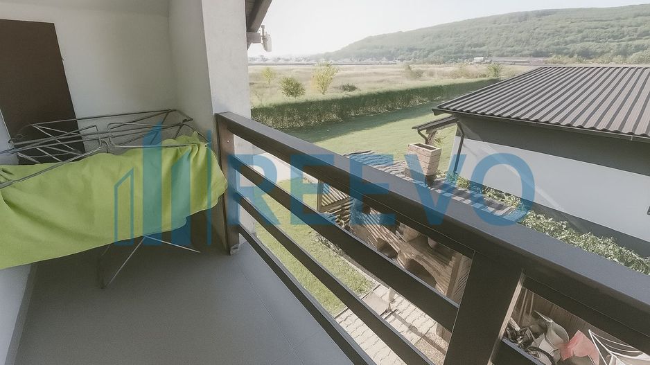 Proprietate Premium cu Două Case și Piscină în Hemeiuș - Poză 16